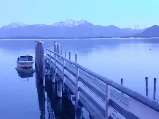 http://www.pini-art.de/files/gimgs/th-18_Stille  -  Neu 09-20 Chiemsee    250_v2.jpg